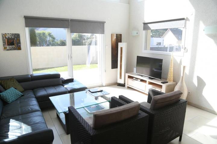Villa "Grande Bord De Mer" with Private Terrace, Garden, and Wi-Fi in Saint-Germain-sur-Ay, Coutances