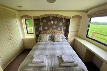 Glamping for 4 People in Isle of Anglesey, North-Wales, Photo 2