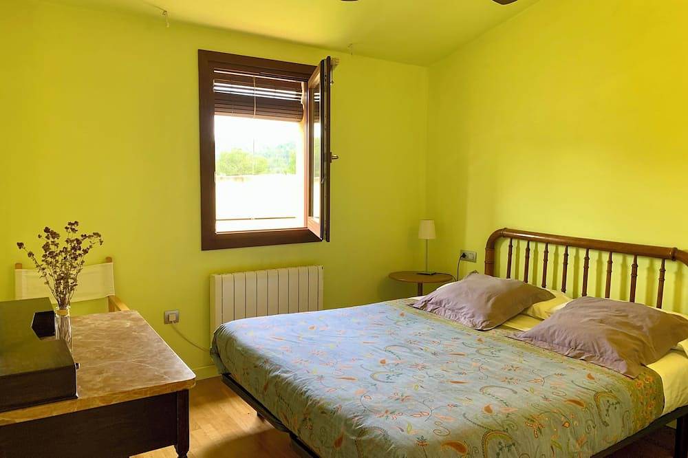 Charming townhouse with private pool close to Barcelona in Alt Penedès, Penedes DO