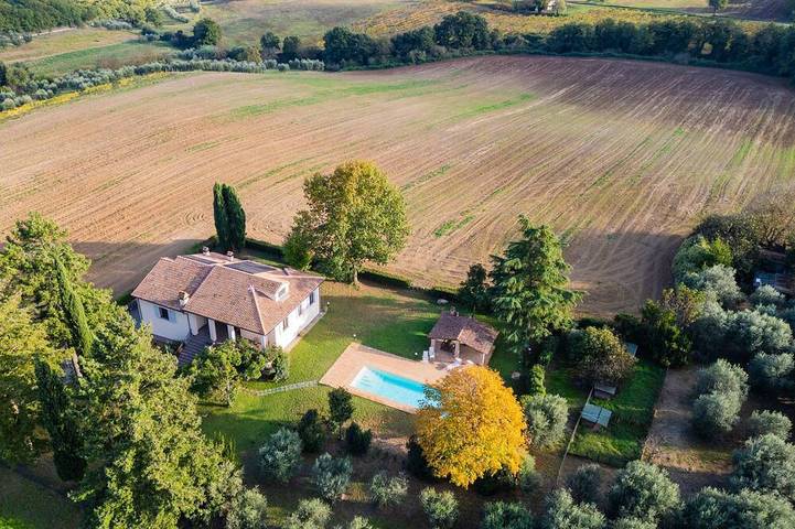 Villa für 9 Personen, mit Garten