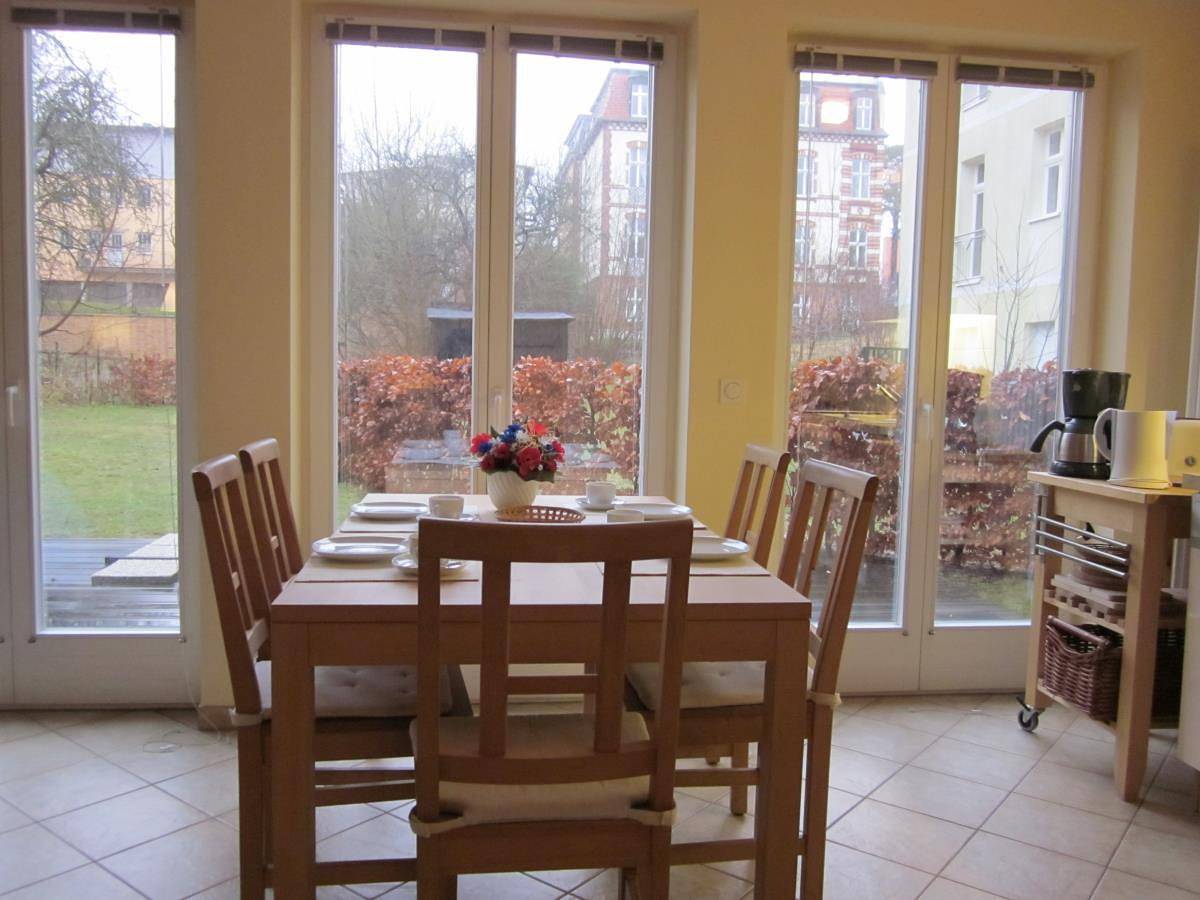 Ganze Ferienwohnung, Schöne Fewo direkt am Strand, mit Kamin, Terrasse, Aufzug in Drei Kaiserbäder, Heringsdorf