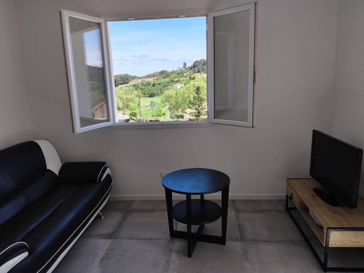 Petite maison au Salagou in Clermont-l'Hérault, Région de Lodève