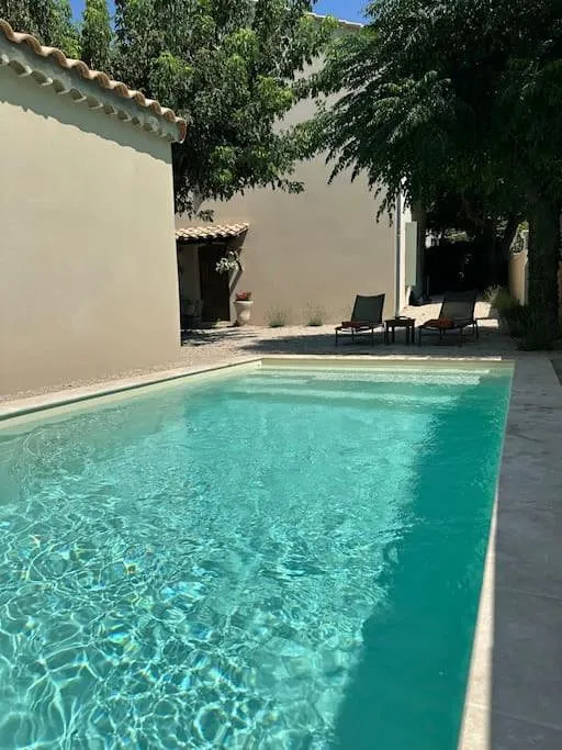 Chalet para 6 personas, con jardín y piscina - 1