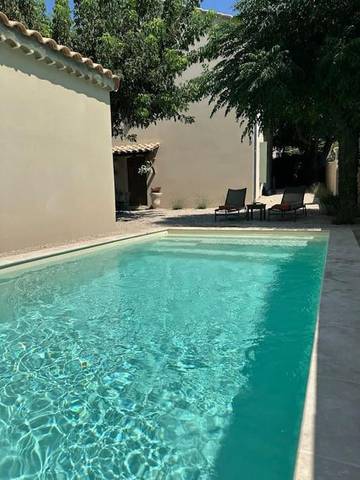 Cottage pour 6 personnes, avec piscine et jardin à Cairanne
