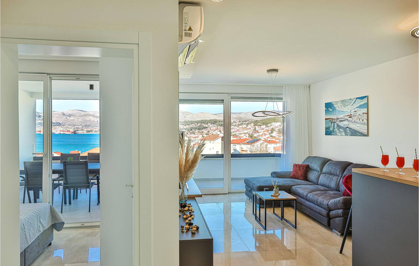 Ganze Ferienwohnung, Urlaub am Meer: 1-Zimmer-Wohnung mit Pool und Terrasse, 900 m vom Strand entfernt in Okrug Gornji, Ciovo