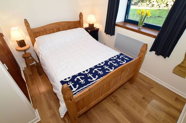 Cottage With Secure Garden, Wood Burning Stove And Sea Views in Aberdeenshire