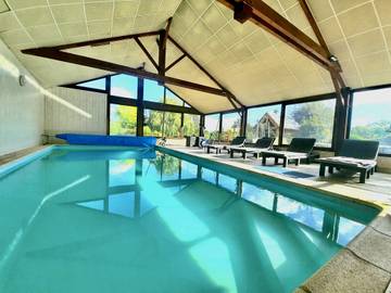 Gîte pour 14 personnes, avec jardin et sauna dans Huillé