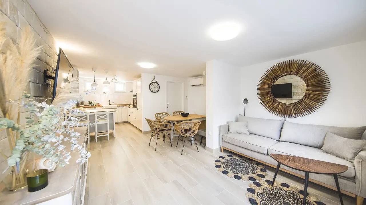 Ganze Ferienwohnung, Ferienwohnung für 9 Personen (93 m²) in Pisak in Pisak, Omis-Riviera