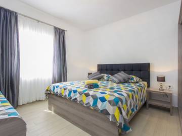 Villa per 12 Persone in Grebastica, Adriatico Croato, Foto 4