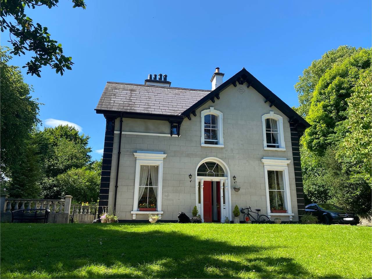 Holiday Rental for 14 People in Derry, County Londonderry