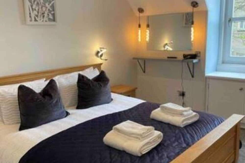 Ganze Wohnung, Discover the Ultimate Retreat, W/hot Tub, Unwind and Recharge-100mtr From Beach in Kinghorn, Region Fife