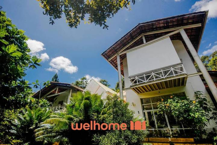 Casas e apartamentos de temporada para 20 pessoas, com piscina e sauna e ainda jardim and vista para o lago, com animais de estimação em Guaramiranga