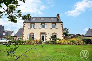 Gîte pour 6 personnes, avec jardin à Trélévern
