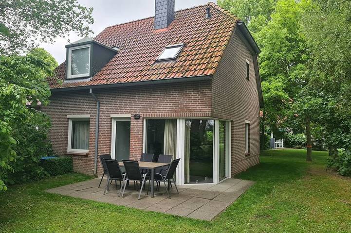 Ferienhaus für 6 Personen, mit Garten und Pool in Butjadingen