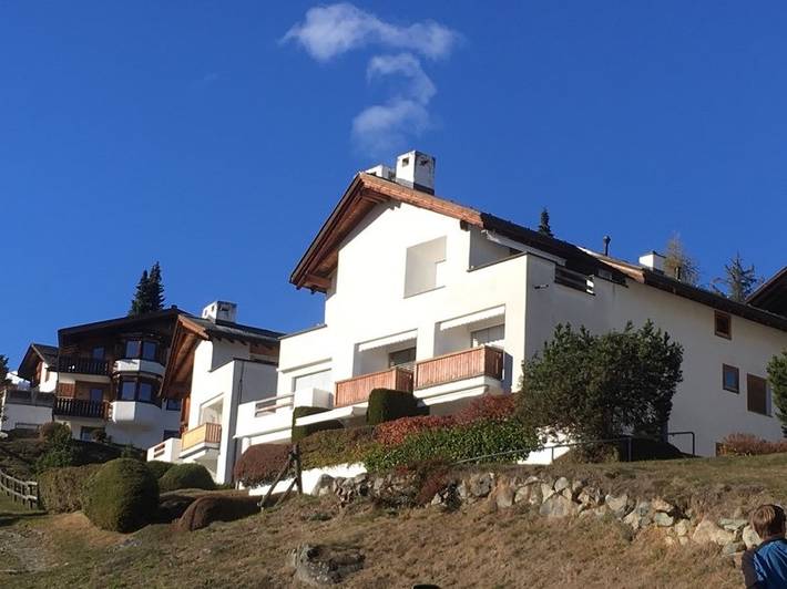 Ferienwohnung für 4 Personen, mit Terrasse in Falera