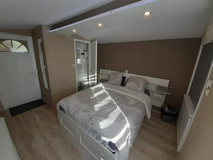 Gîte pour 2 personnes, avec vue ainsi que jardin et vue sur le lac dans Le Cheylas