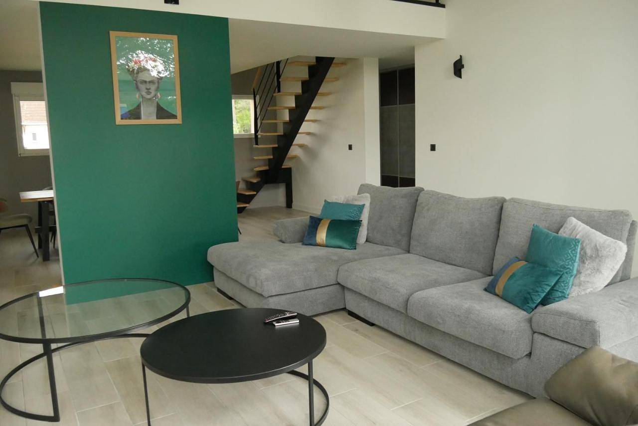 Logement à 100m du virage d'Arnage- Circuit des 24h du Mans - 6 personnes in Arnage, Sarthe
