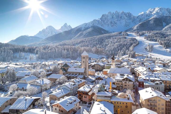 Hotel para 4 personas, con piscina y jacuzzi además de sauna y jardín - 1