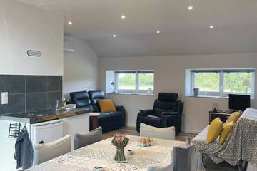 Gîte pour 7 personnes, avec jacuzzi ainsi que terrasse et jardin à Lorris