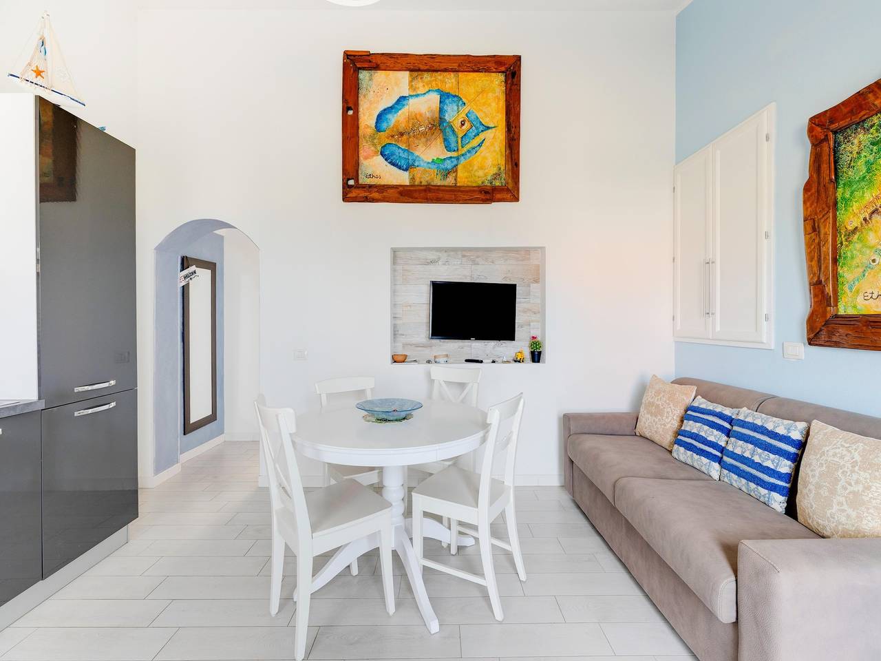 Ganze Wohnung, Mit privater Terrasse, 50m vom Meer in Lu Bagnu, Castelsardo