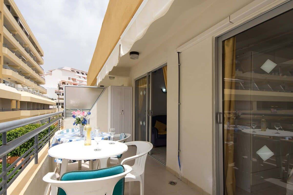 Entire apartment, Santa Maria 65 - Two Bed in Playa Puerto Colón, Adeje