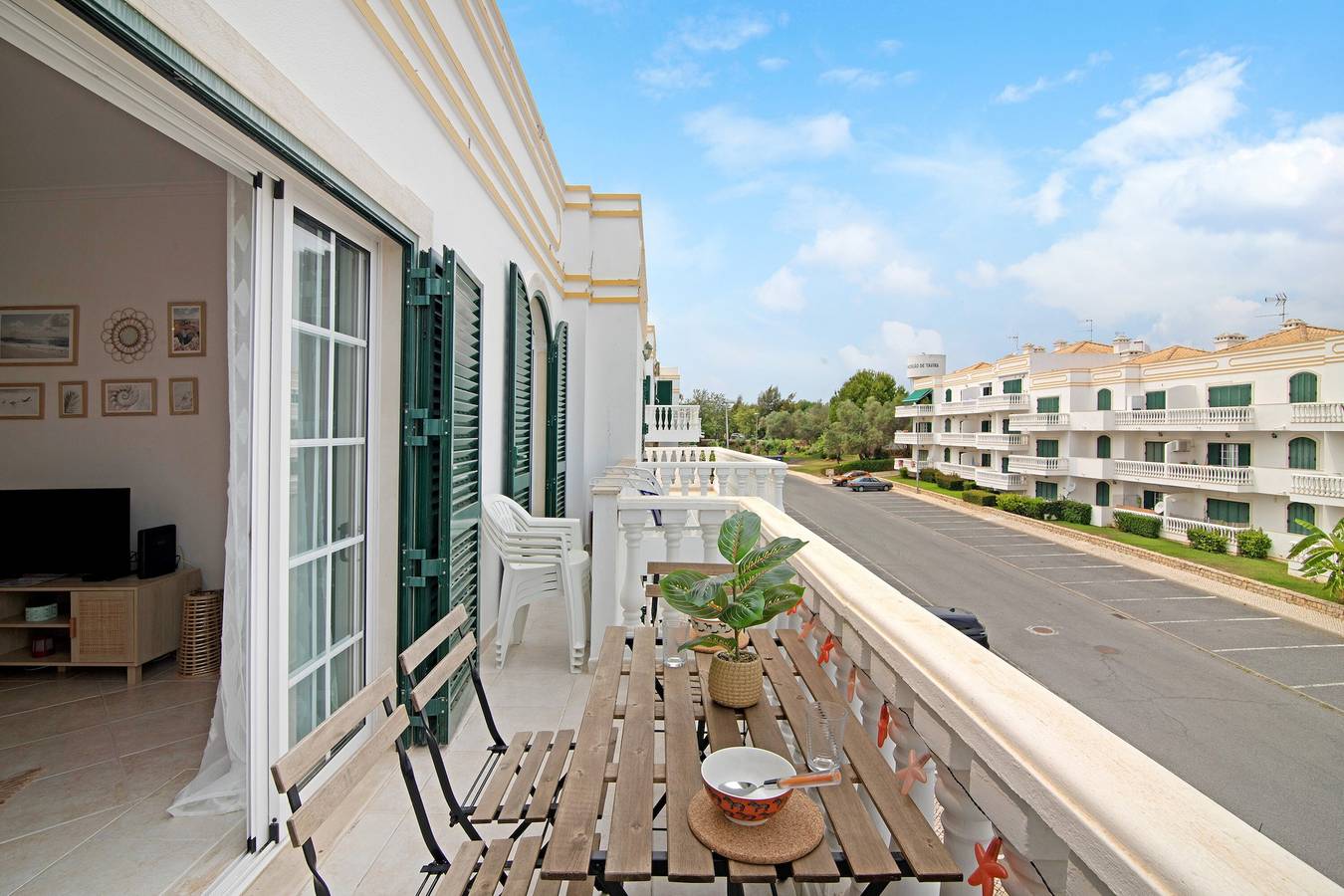 Apartamento inteiro, Apartamento de férias "Urbanização Lagar 133" com vista para o mar e varanda privada in Cabanas de Tavira, Conceição e Cabanas de Tavira
