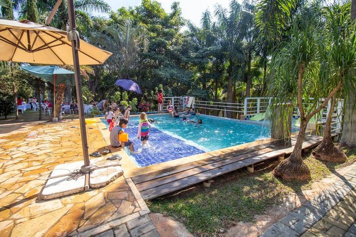 Casas e apartamentos de temporada para 12 pessoas, com terraço e jardim e ainda vista and piscina em Amparo