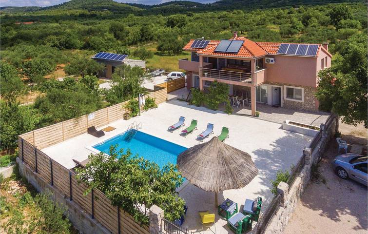 Location de vacances pour 10 personnes, avec terrasse, animaux acceptés à Tribunj - 2