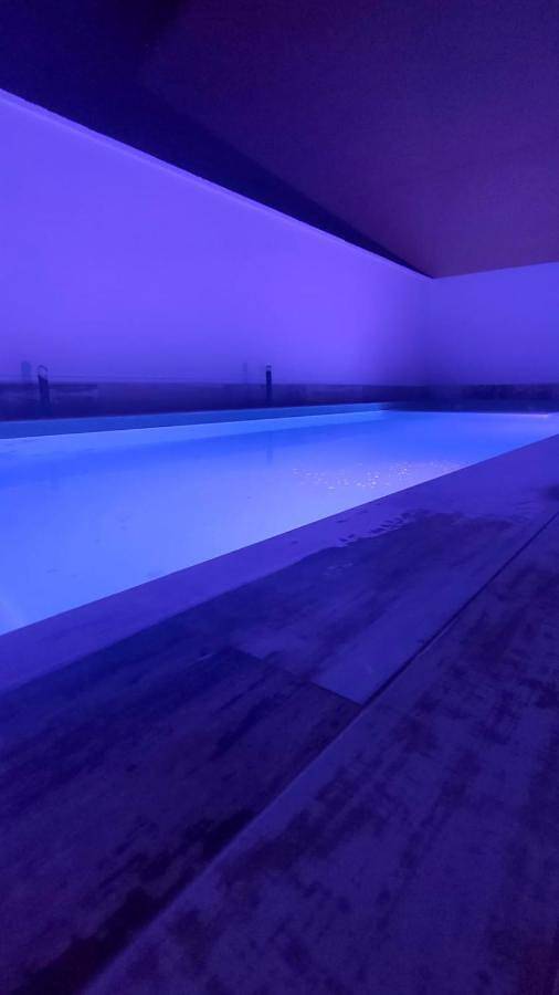 Casa rural para 16 personas, con Balcón y Jacuzzi además de Terraza y Jardín en Ossa de Montiel