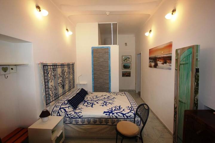 Gîte pour 2 personnes, avec terrasse et vue à Ustica - 2