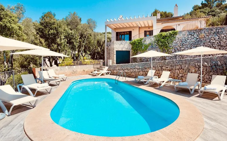 Villa für 10 Personen, mit Pool und Garten sowie Ausblick - 1