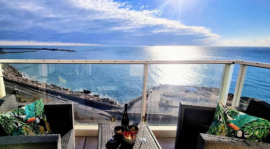 Gîte pour 4 personnes, avec vue ainsi que balcon et piscine dans Port de Sète - 2