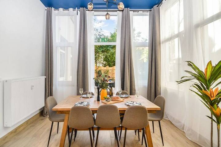 Ferienwohnung für 6 Personen, mit Garten und Balkon in Bielefeld