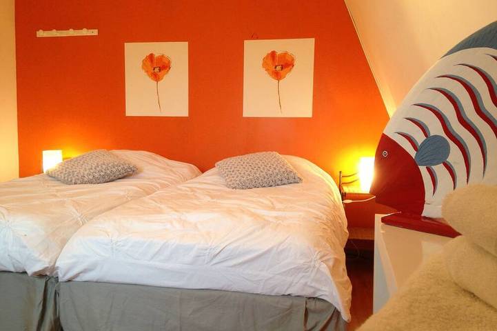 Gîte Les Palmiers – Sleeps 6 – 2 Bathrooms – Heated Indoor Pool in Arques, Saint-Omer und Umgebung
