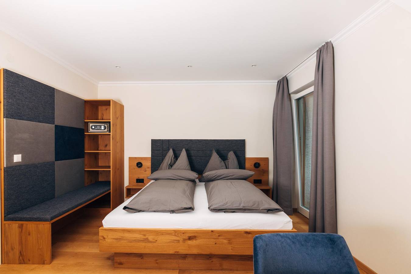 Doppelzimmer mit Balkon und Seeblick in Oberkärnten