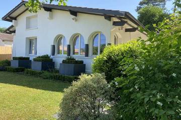 Location de vacances pour 8 personnes, avec jardin et terrasse à Gradignan