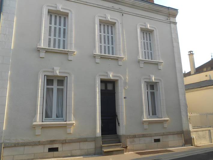 Location de vacances pour 9 personnes, avec terrasse à Airvault