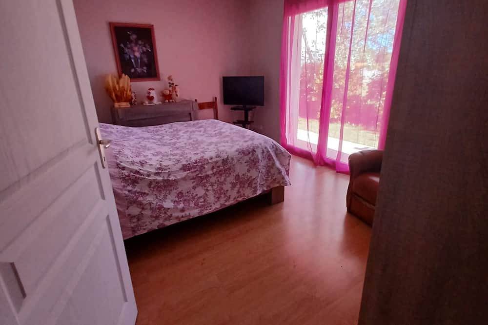 Villa 900m from the sea single storey house in Treffiagat, Côte de Cornouaille