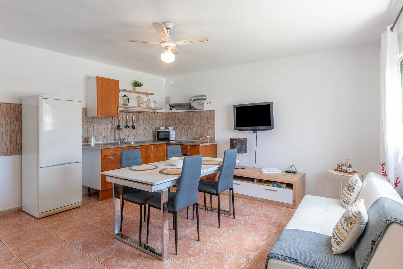 Appartement entier, Vacances 'La Dehesa' avec vue sur les montagnes et Wi-Fi in Uga, Yaiza