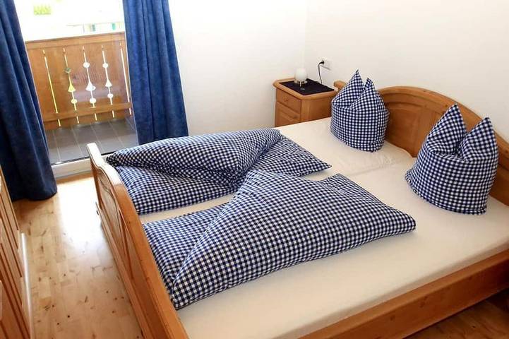 Ferienwohnung für 5 Personen, mit Sauna und Balkon sowie Garten in Oberperfuss - 3