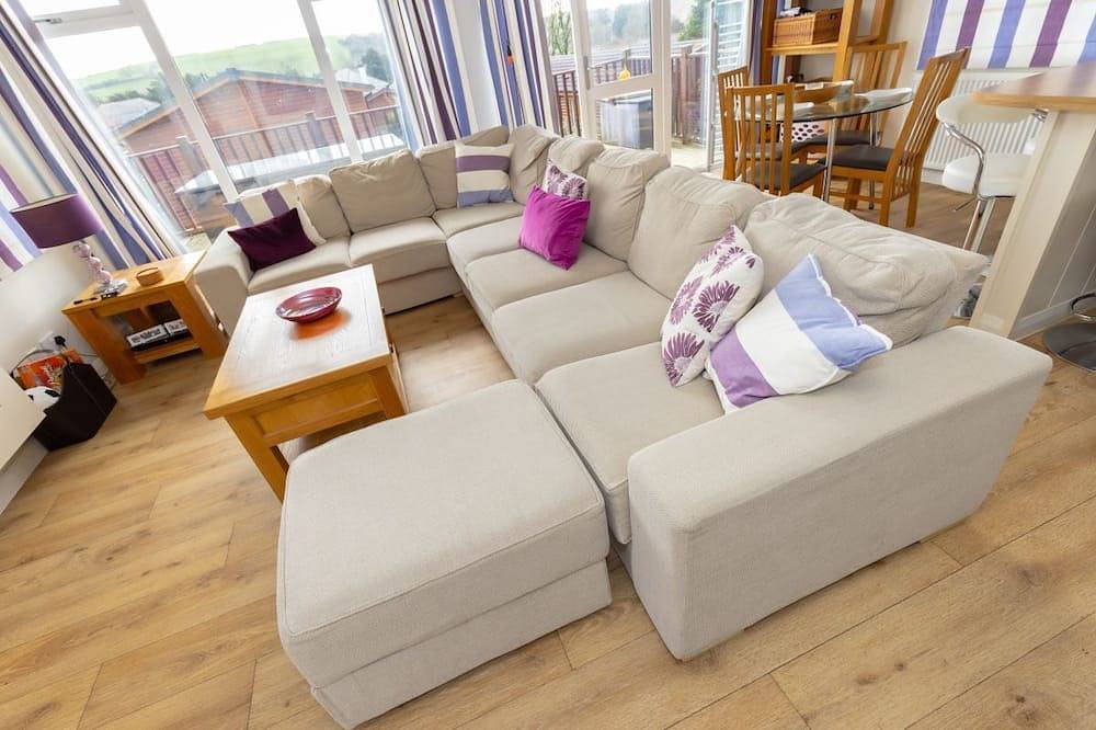 Perfectly located  3 bedroom lodge in Newton Ferrers in Newton and Noss, South Devon