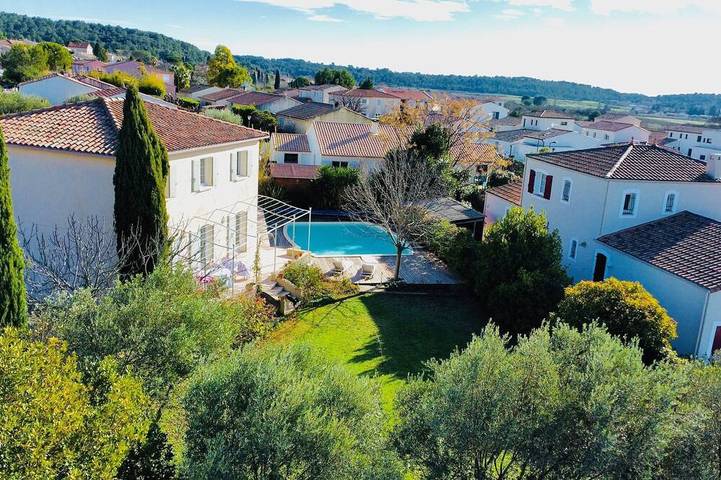 Location de vacances pour 6 personnes, avec jardin et terrasse à Nages-et-Solorgues