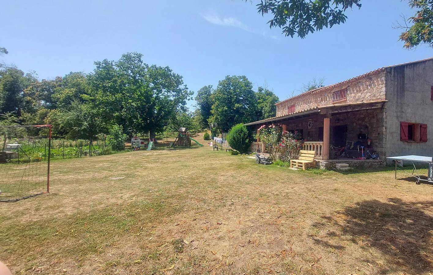Appartement spacieux avec piscine et terrasse près d'Évisa in Évisa, Parc naturel régional de Corse