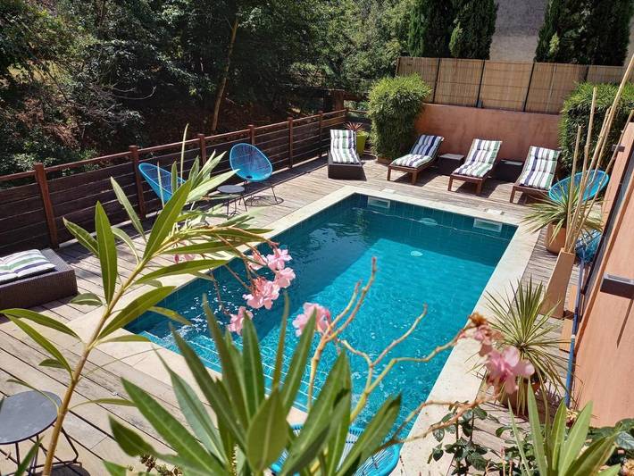 Hôtel pour 2 personnes, avec vue ainsi que piscine et jardin, animaux acceptés à Collobrières - 3