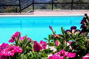 Gîte pour 5 personnes, avec balcon ainsi que piscine et jardin à Seborga