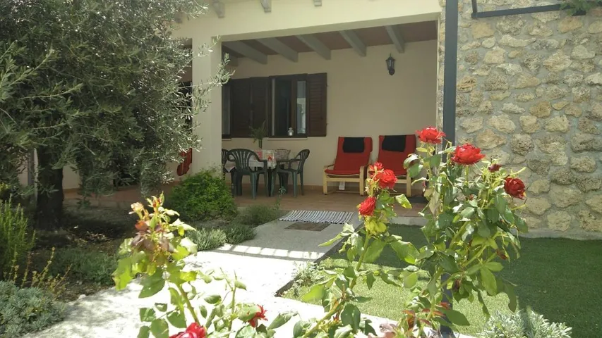 Holiday home for 10 people, with garden - 1