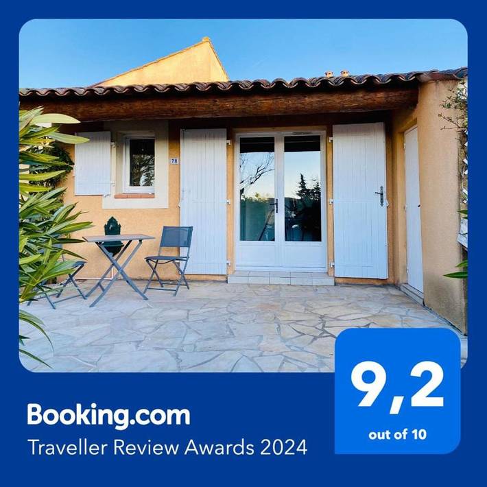 Maison de vacances pour 4 personnes, avec terrasse ainsi que piscine et jardin, animaux acceptés