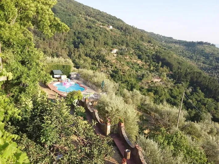 Casa vacanza per 4 persone, con piscina e giardino nonché panorama - 1