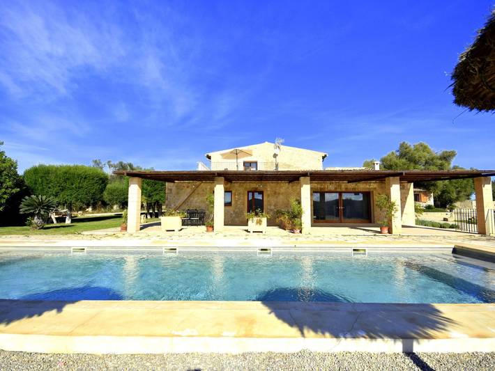 Finca für 3 Personen, mit Terrasse und Pool sowie Garten und Ausblick, kinderfreundlich in Petra (Mallorca) - 2