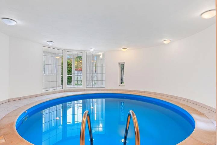 Villa voor 12 personen, with sauna and uitzicht as well as zwembad and tuin in Praag